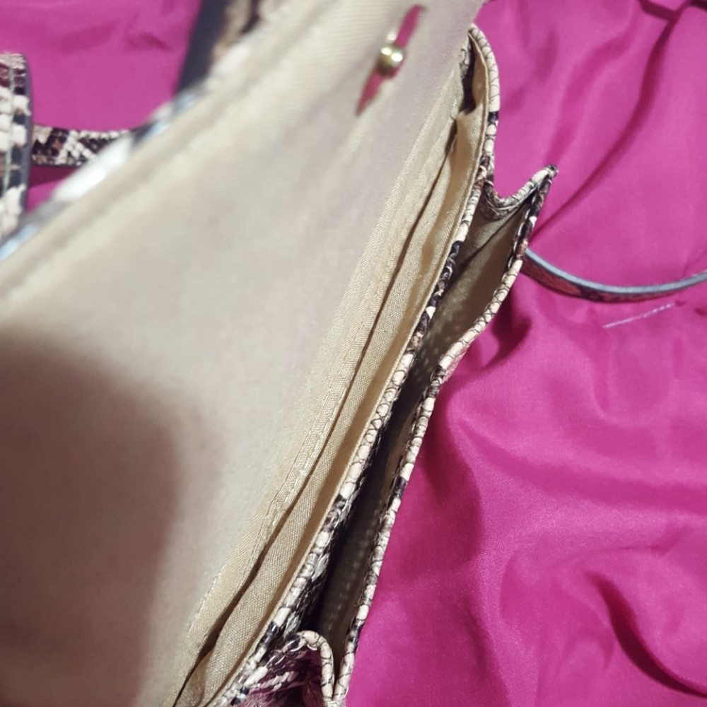 Crossbody - Picture 5 of 5